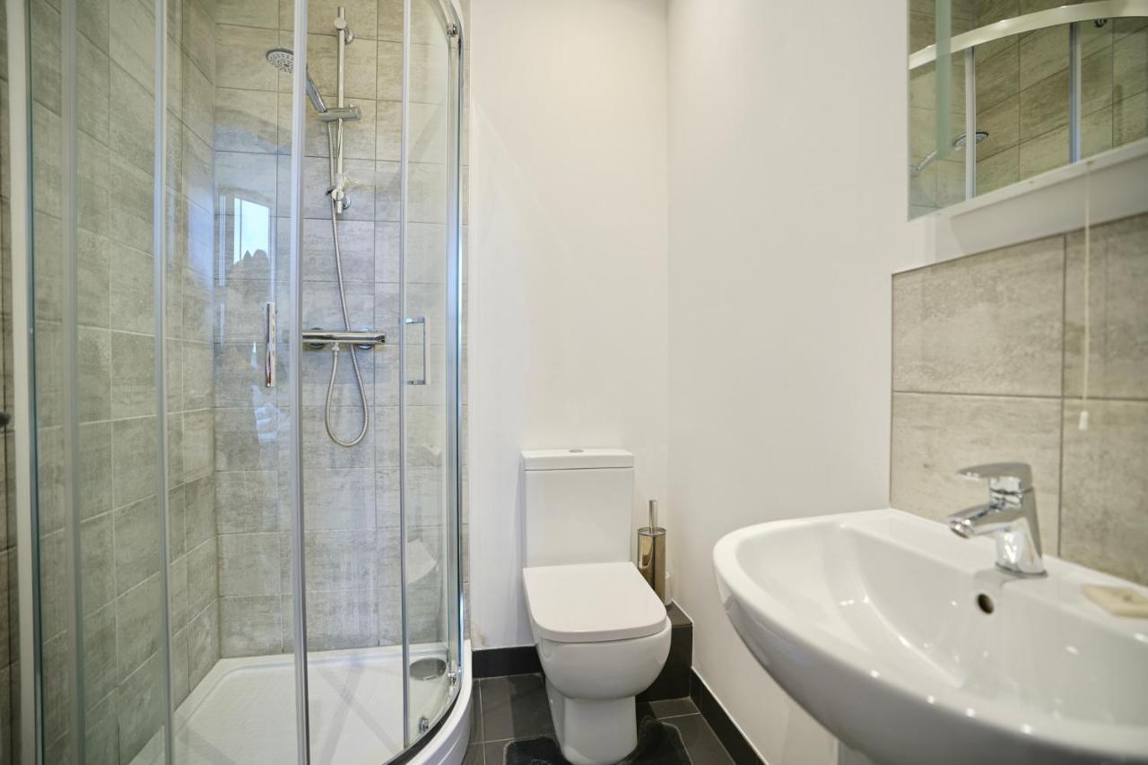 Bayard Plaza Apartment Питерборо Екстериор снимка