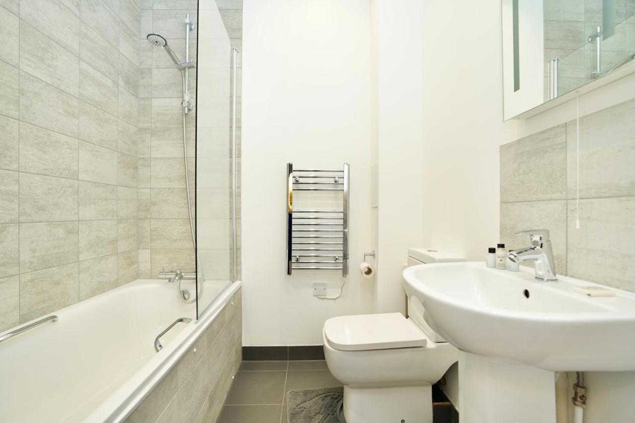 Bayard Plaza Apartment Питерборо Екстериор снимка